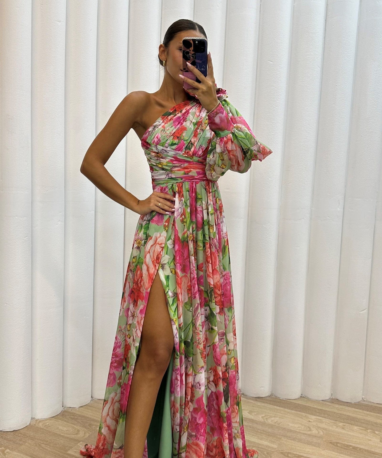 Whitney - Elegantes und Fliessendes Kleid